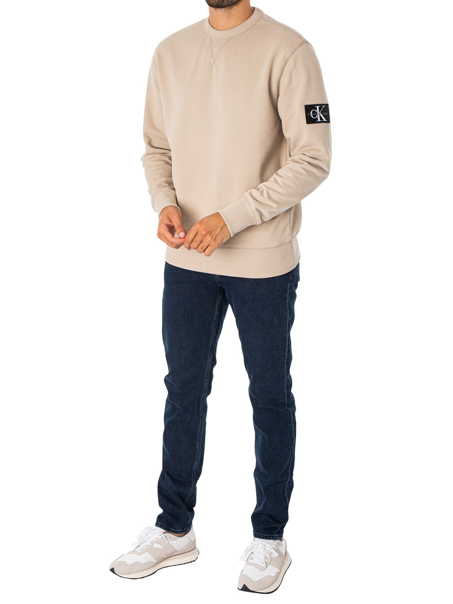 BADGE CREW NECK