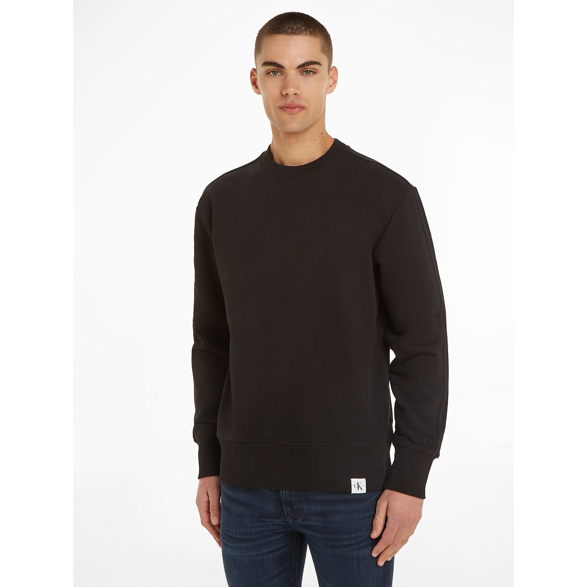 WOVEN TAB CREW NECK