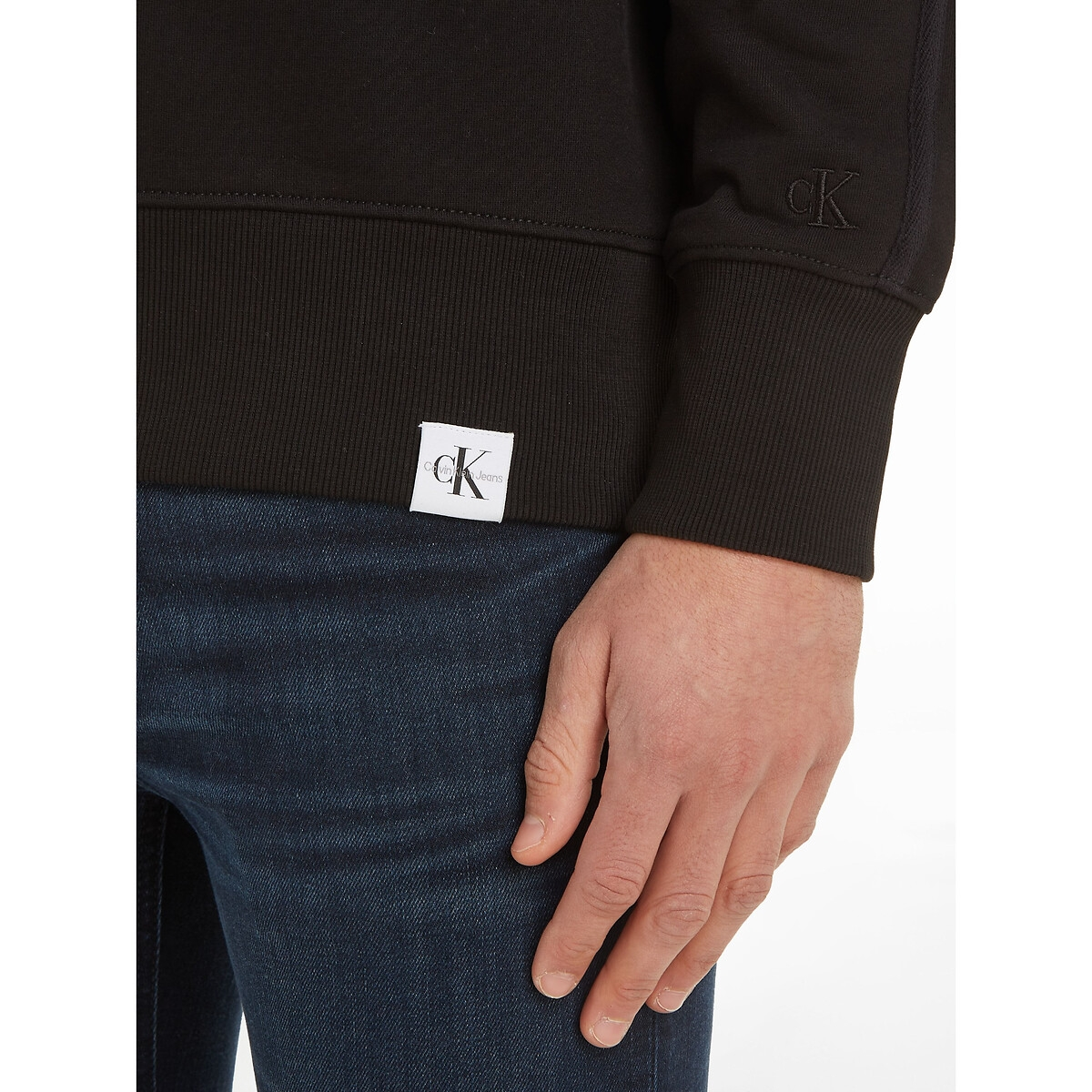 WOVEN TAB CREW NECK