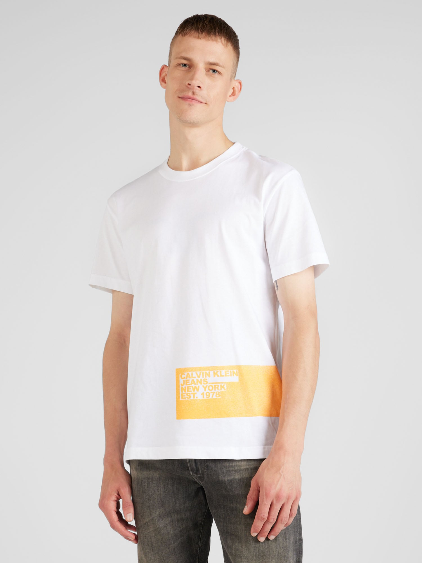 STENCIL BLOCKING LOGO TEE